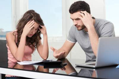 Couple with financial issues